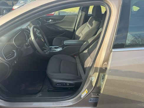 Used 2024 Chevrolet Malibu LT image 9