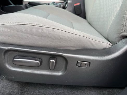 Used 2020 Toyota Tacoma SR5 RWD image 13