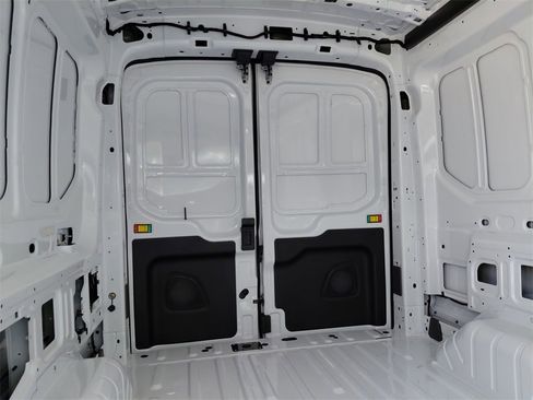 New 2025 Ford Transit 250 148 Medium Roof image 20