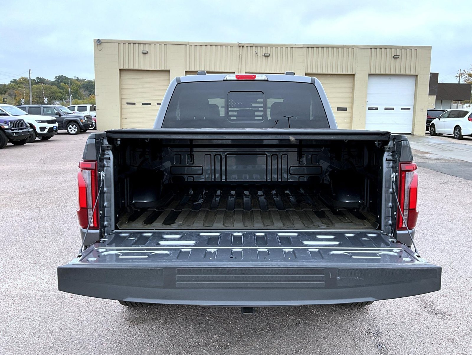 Used 2025 Ford F150 Lariat w/ Equipment Group 501A Mid AWD/4WD image 9