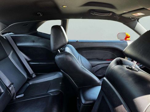 Used 2019 Dodge Challenger SXT w/ Plus Package image 38