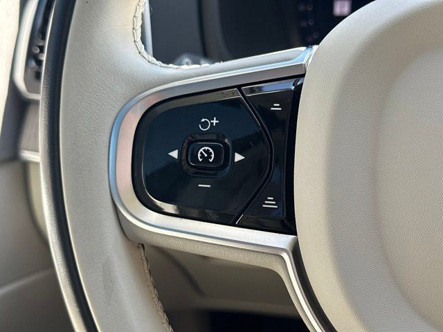Certified 2025 Volvo XC90 T8 Plus AWD/4WD image 28