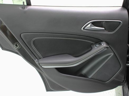Used 2019 Mercedes-Benz GLA 250 image 41