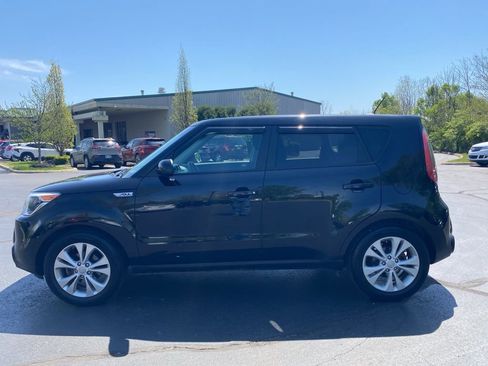 Used 2016 Kia Soul + image 4