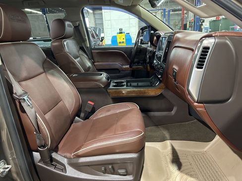 Used 2015 Chevrolet Silverado 1500 High Country w/ High Country Premium Package image 40