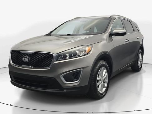 Used 2018 Kia Sorento LX FWD image 5