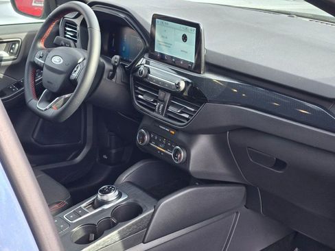 Certified 2025 Ford Escape ST-Line image 6