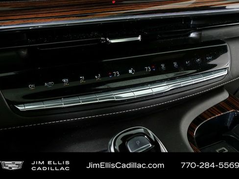 Certified 2024 Cadillac Escalade ESV Premium Luxury AWD/4WD image 17