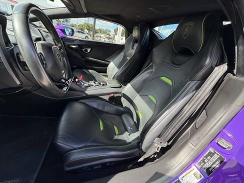 Used 2020 Lamborghini Huracan EVO image 23