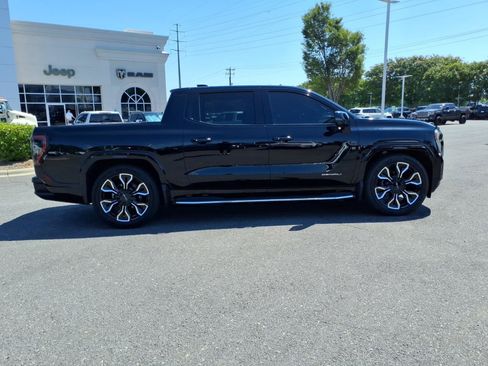 Used 2025 GMC Sierra EV Denali AWD/4WD image 10