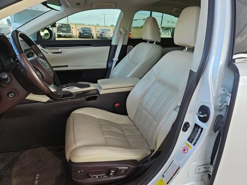 Used 2018 Lexus ES 350 w/ Ultra Luxury Package image 16
