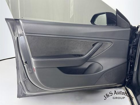 Used 2018 Tesla Model 3 Long Range image 23