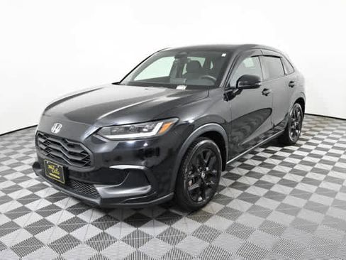Used 2023 Honda HR-V Sport image 2