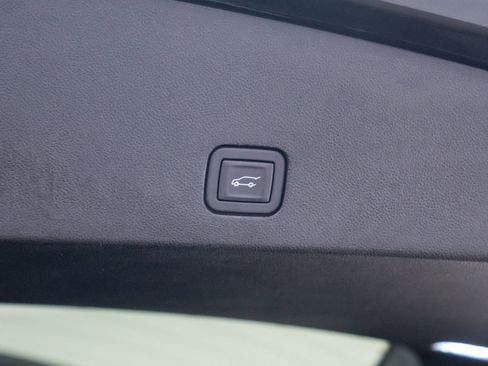 Used 2024 Cadillac XT6 Premium Luxury w/ Technology Package image 31