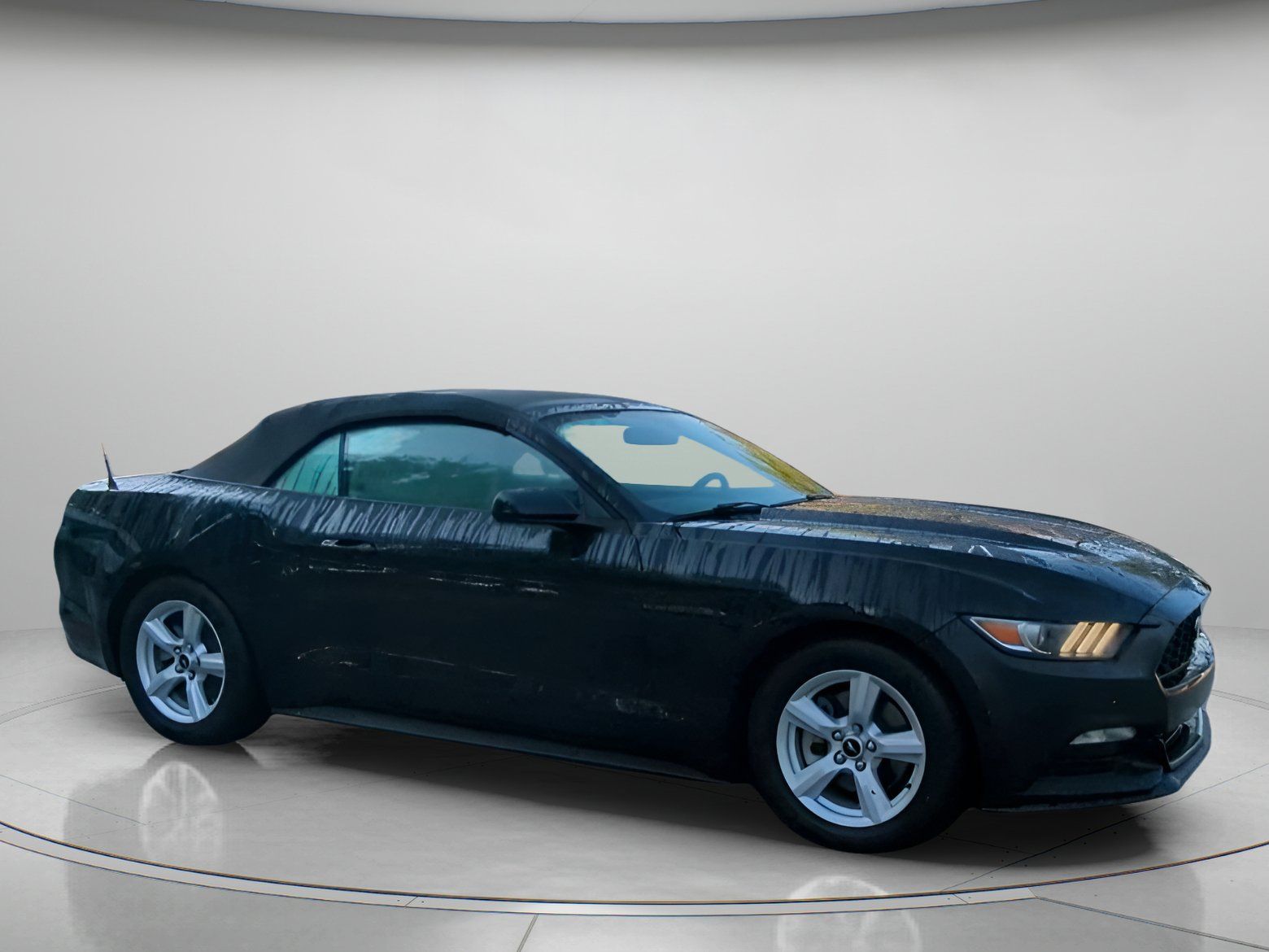 Used 2016 Ford Mustang Convertible RWD image 35