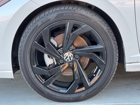 Used 2025 Volkswagen Jetta SE w/ Sunroof Package FWD image 25