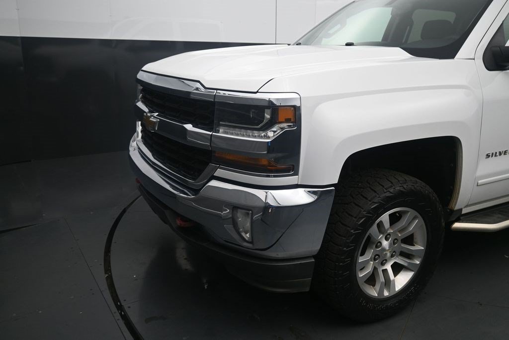 Used 2018 Chevrolet Silverado 1500 LT w/ All Star Edition AWD/4WD image 9