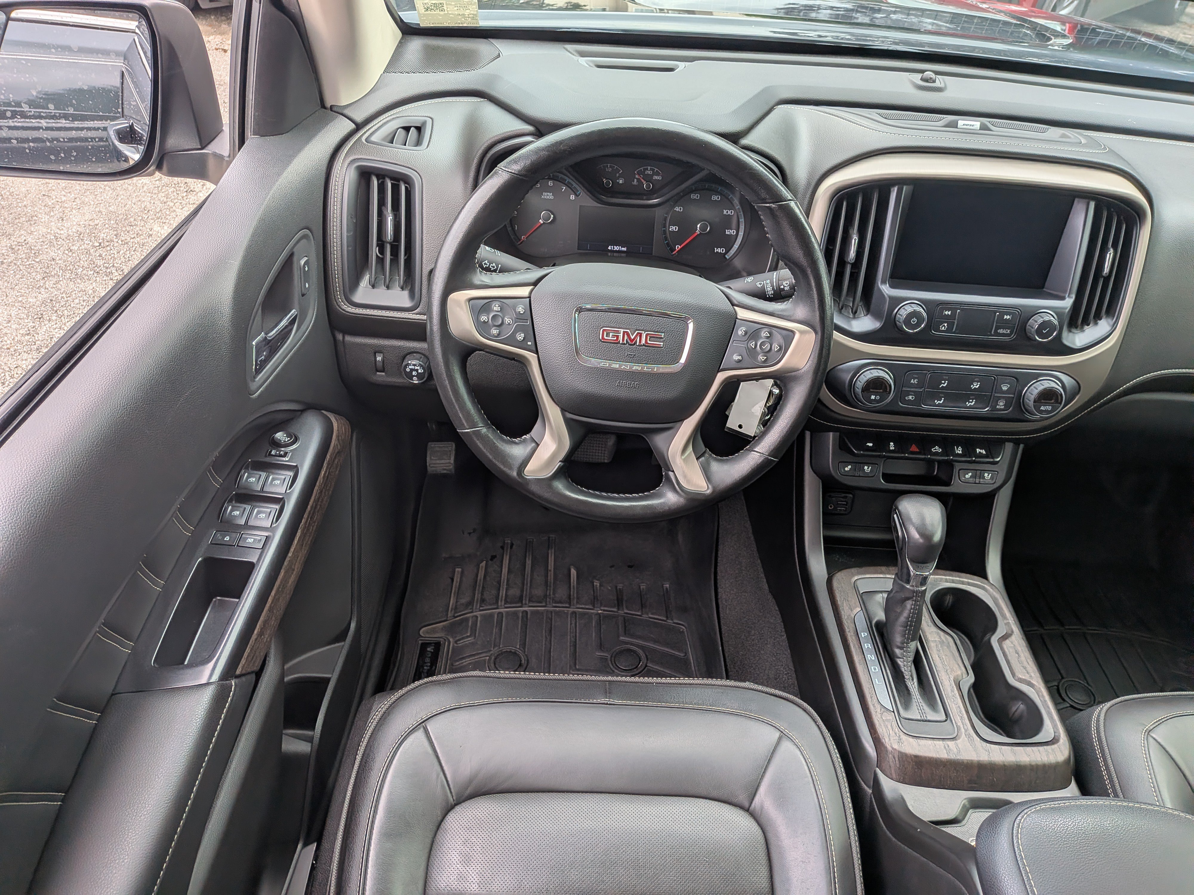 Used 2022 GMC Canyon Denali RWD image 17
