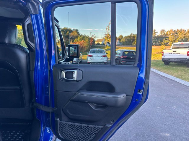 Used 2018 Jeep Wrangler Unlimited Sahara w/ Dual Top Group AWD/4WD image 14