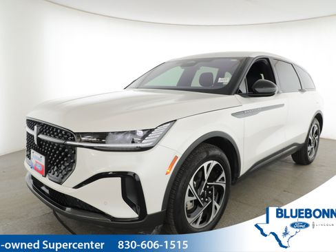 Used 2025 Lincoln Nautilus Premier w/ Jet Appearance Package AWD/4WD image 1