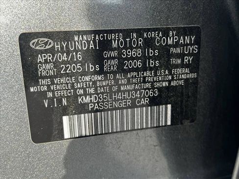 Used 2017 Hyundai Elantra GT image 26