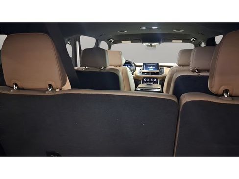 Used 2023 Chevrolet Suburban Premier AWD/4WD image 22