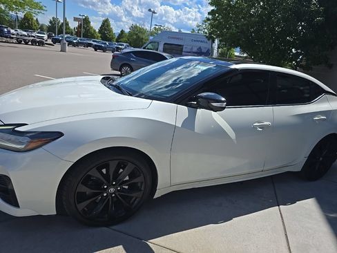 Used 2019 Nissan Maxima SR w/ Premium Package FWD image 3