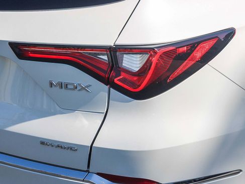 Used 2023 Acura MDX SH-AWD image 10