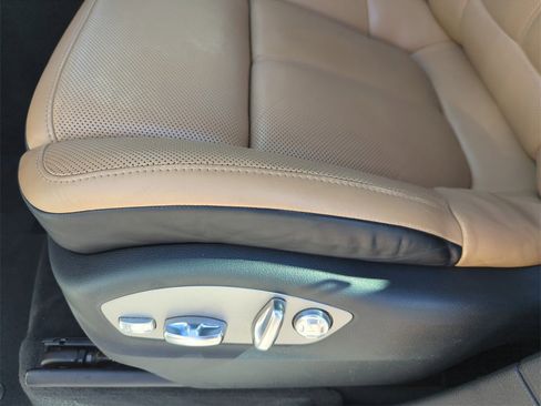 Used 2017 Porsche Cayenne S Platinum image 31