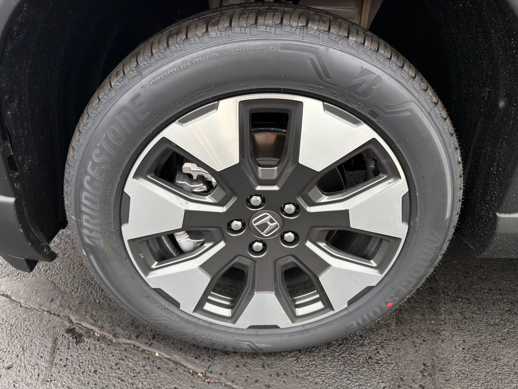 New 2026 Honda Pilot Touring image 10