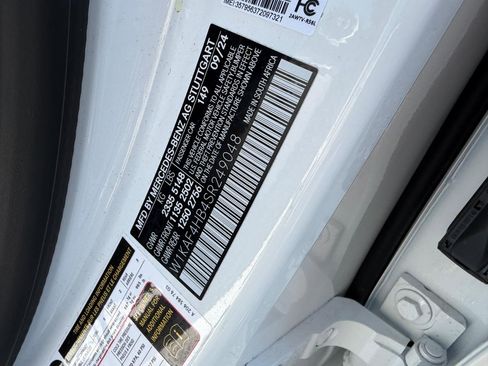 Used 2025 Mercedes-Benz C 300 4MATIC Sedan image 24