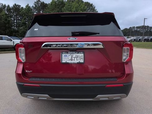 Used 2023 Ford Explorer XLT w/ Equipment Group 202A RWD image 5