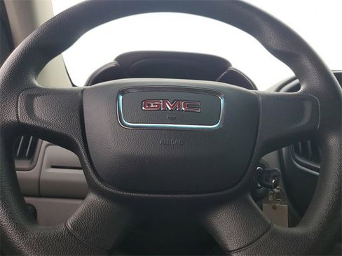 Used 2018 GMC Canyon 2WD Crew Cab image 12