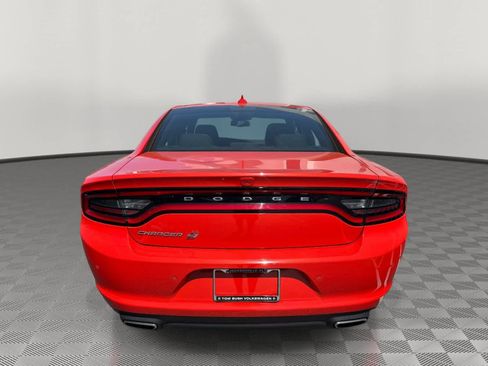 Used 2021 Dodge Charger SXT image 4