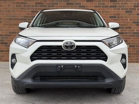 Used 2021 Toyota RAV4 XLE Premium image 10