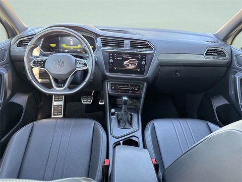Used 2023 Volkswagen Tiguan SE R-Line image 7