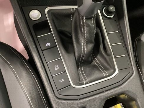 Used 2025 Volkswagen Jetta SE w/ Sunroof Package image 11