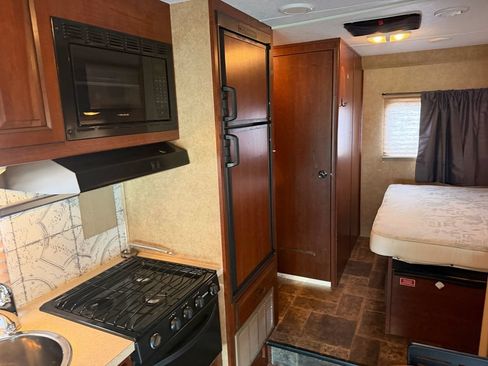 Used 2014 Chevrolet Express 4500 w/ RV Package RWD image 19