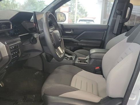 Used 2024 Toyota Tacoma TRD Sport w/ TRD Sport Upgrade Package image 11