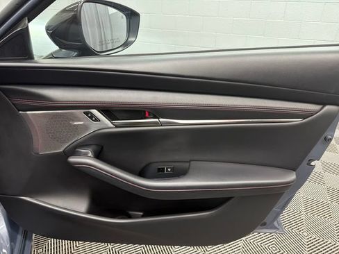 Used 2023 MAZDA MAZDA3 s FWD image 18