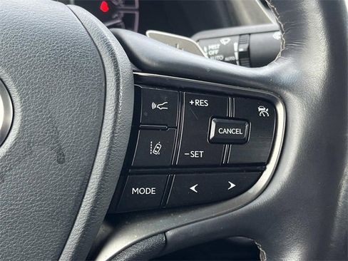 Used 2021 Lexus ES 300h w/ Premium Package image 30