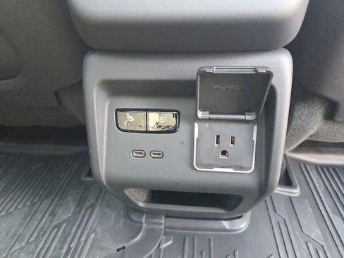Used 2025 Cadillac Optiq Luxury 2 w/ LPO, Floor Liner Package AWD/4WD image 15