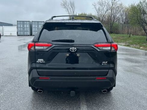 Used 2025 Toyota RAV4 XLE w/ Convenience Package AWD/4WD image 4