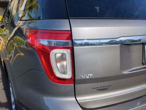 Used 2013 Ford Explorer XLT image 12