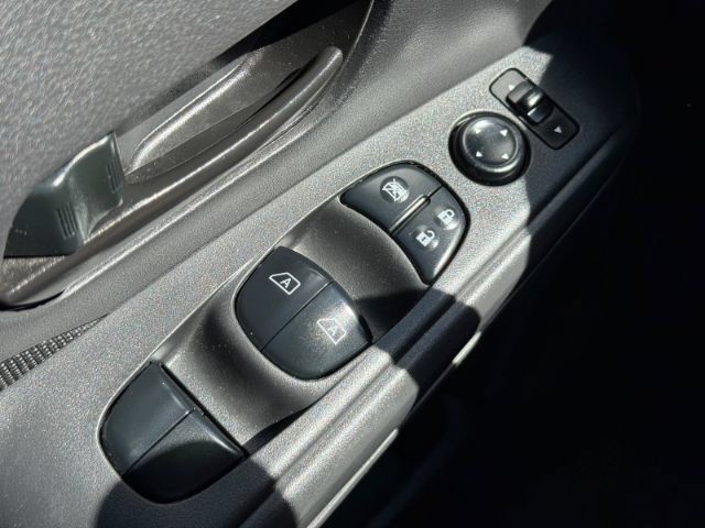 Used 2021 Nissan Kicks S FWD image 16