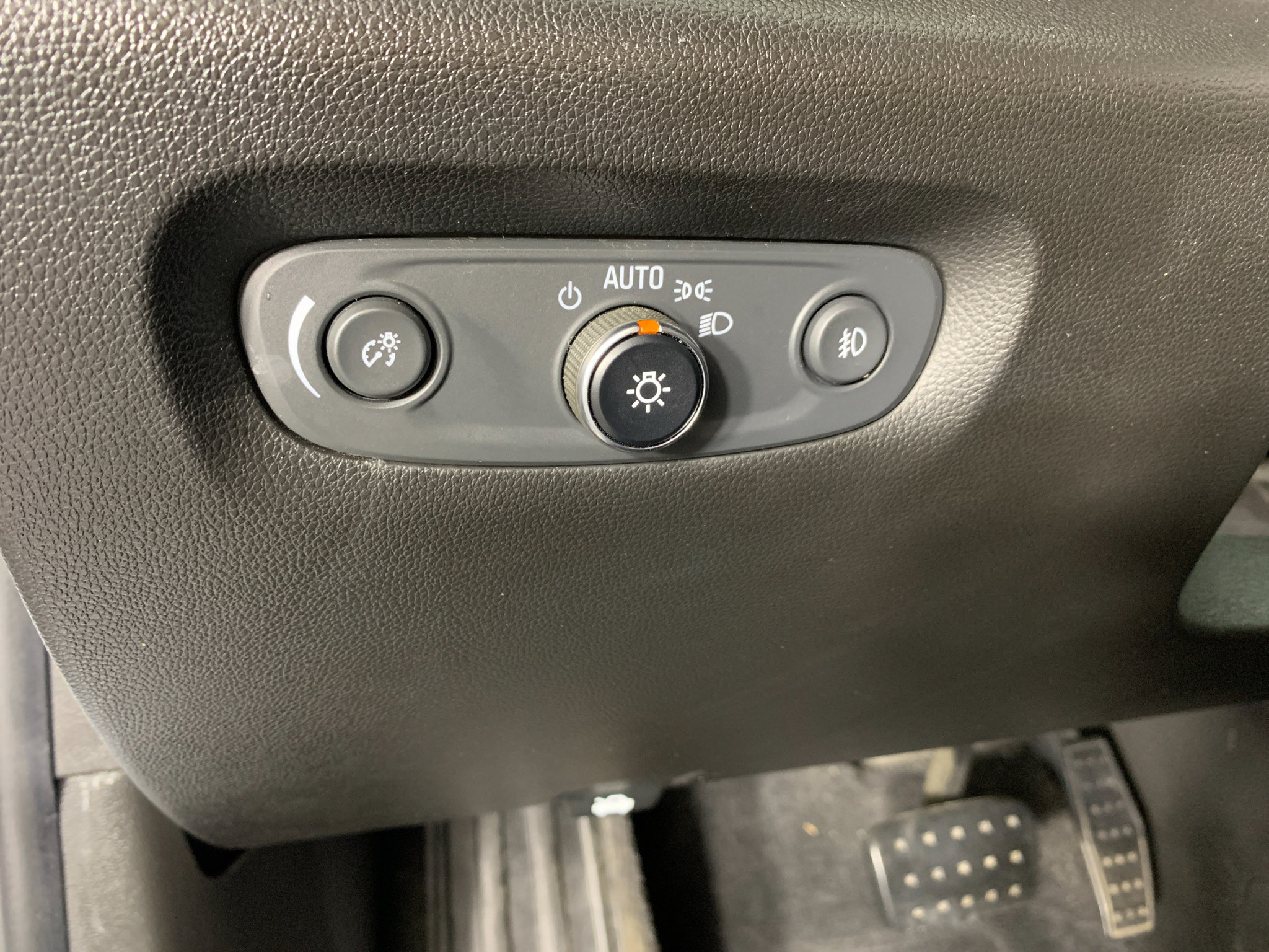 Used 2019 Chevrolet Traverse Premier AWD/4WD image 16