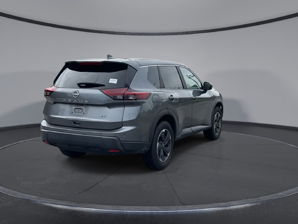Used 2024 Nissan Rogue SV FWD image 8
