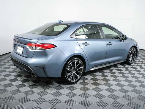 Used 2021 Toyota Corolla SE FWD image 3
