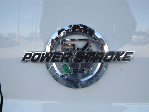 Used 2011 Ford F550 4x4 Crew Cab Super Duty w/ Payload Upgrade Pkg image 16