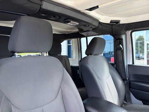 Used 2016 Jeep Wrangler Unlimited Sport w/ Quick Order Package 24S AWD/4WD image 24